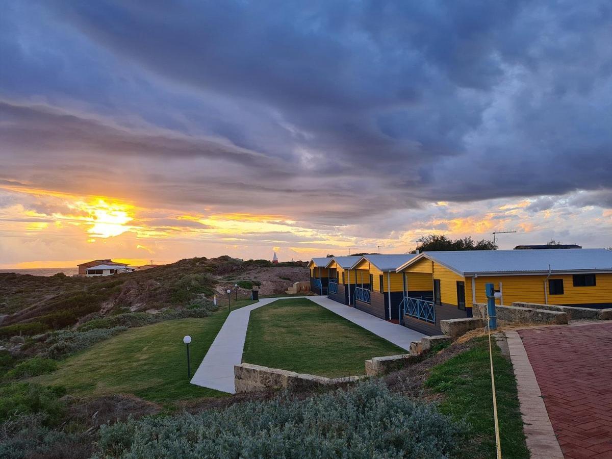 Отель Dongara Tourist Park Port Denison Экстерьер фото