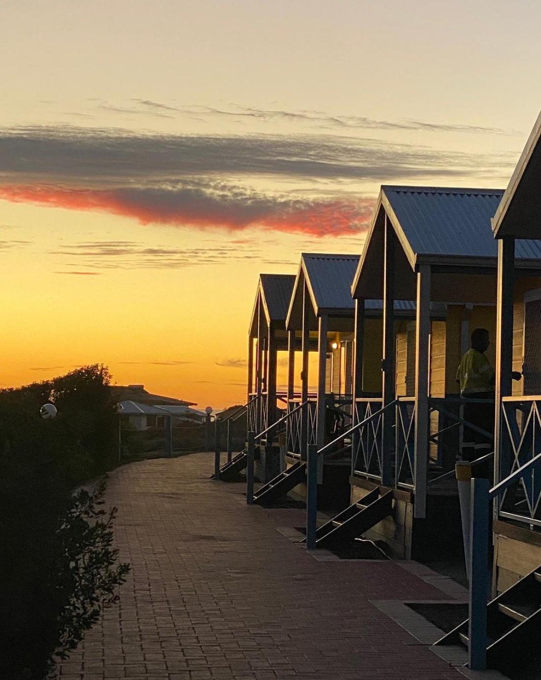 Отель Dongara Tourist Park Port Denison Экстерьер фото