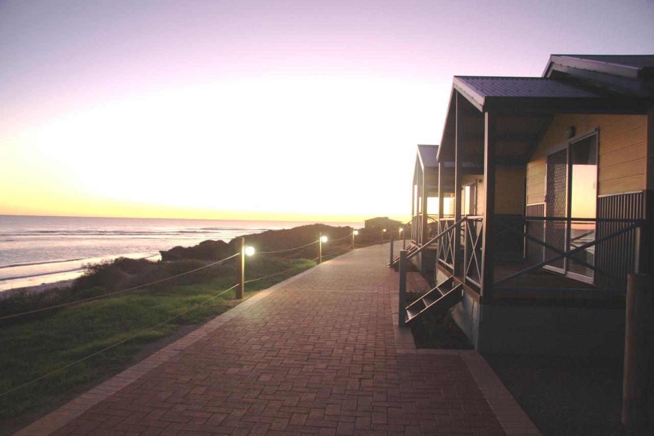 Отель Dongara Tourist Park Port Denison Экстерьер фото